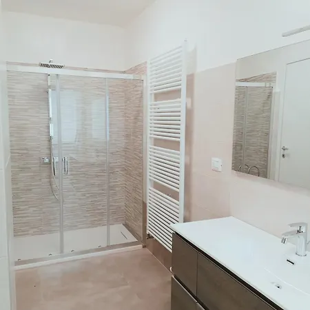 Julia Trilocale Open Space - Ud Daire